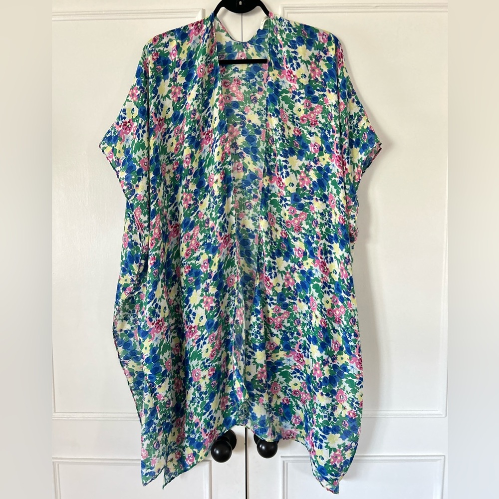 Boutique brand floral beach kimono. One size.